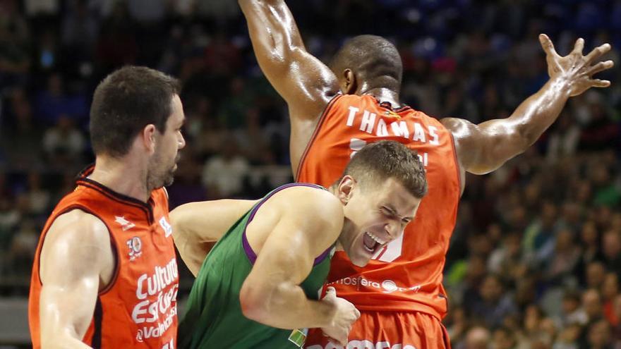El Valencia Basket vence a Unicaja a domicilio