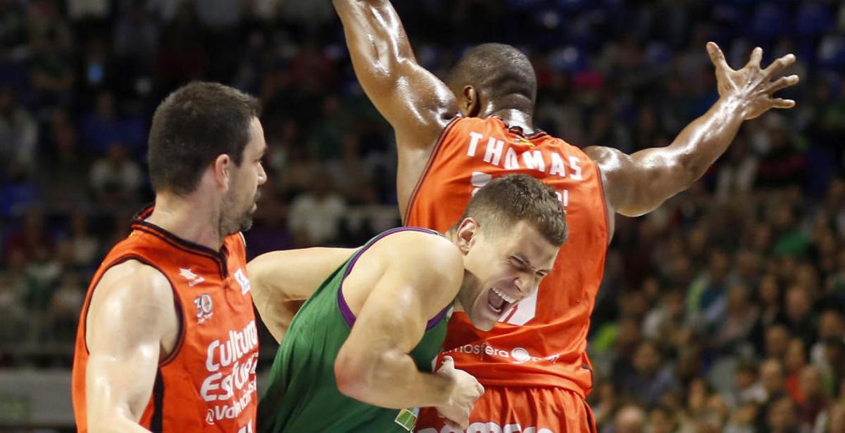 El Valencia Basket vence a Unicaja a domicilio