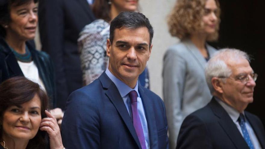 Sánchez, junto a varios de sus ministros