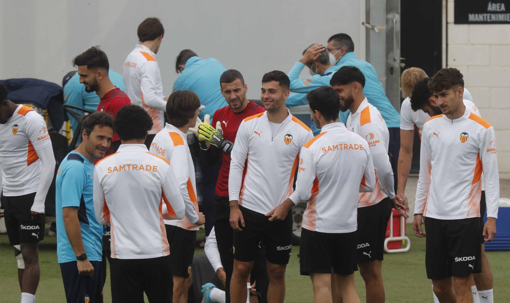 Entrenamiento del Valencia CF previo al partido frente a Osasuna