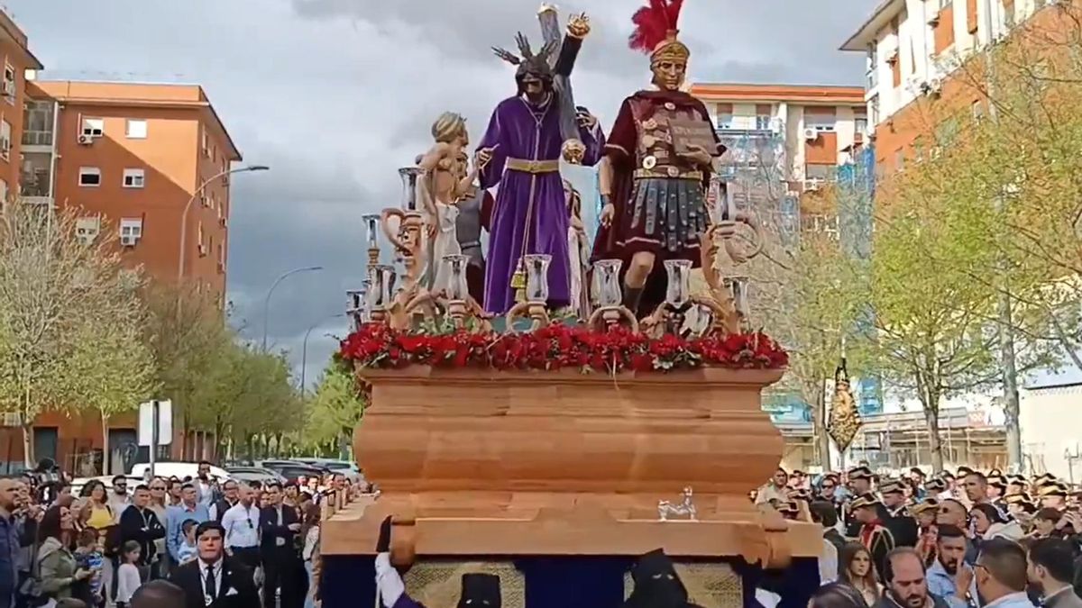 El misterio del Divino Perdón llega a la Avda Ildefonso Marañón Lavin.