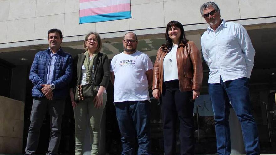 El concejo se suma a la defensa de los derechos de las personas trans