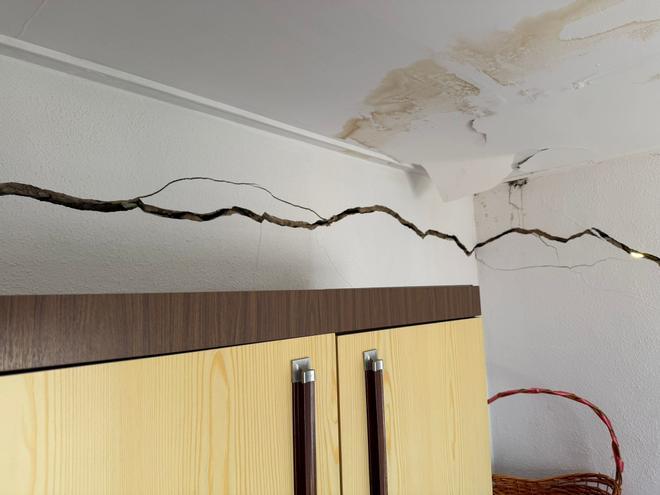 Estas son las grietas del edificio que tuvo que ser desalojado en el centro de Zaragoza