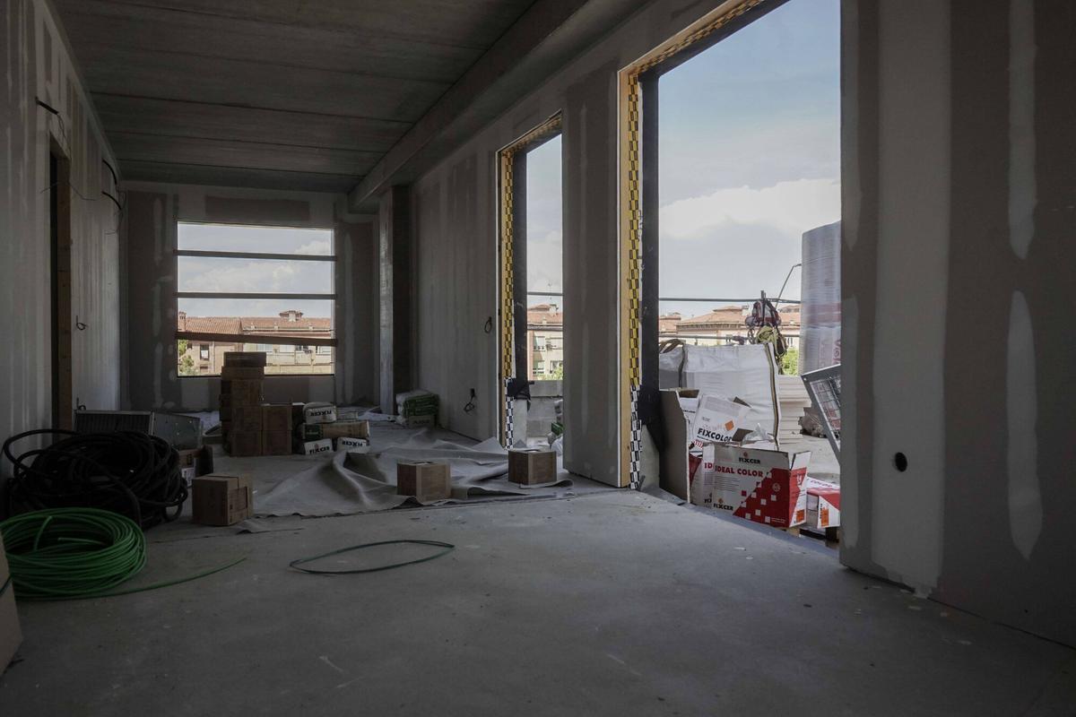Visita a les obres de l'edifici d'habitatge cooperatiu en cessió d'ús de Manresa, La Bertrana