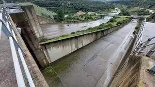 San Rafael de Navallana empieza a desembalsar 10 metros cúbicos por segundo