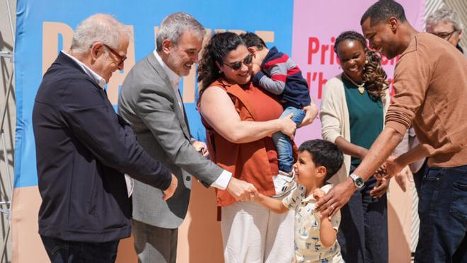 Acte de lliurament als veïns amb la presència de lAlcalde Jaume *Callboni