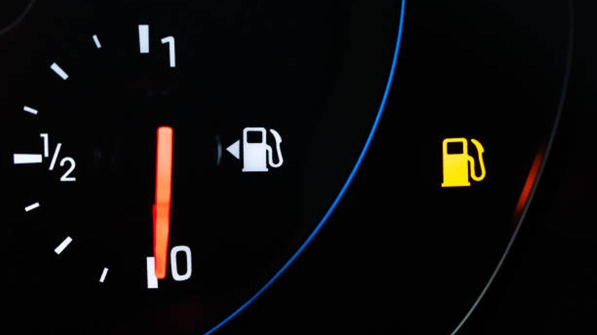 ¿Conduces en reserva? Estos son los riesgos y cómo afecta a tu coche ¿Conduces en reserva? Estos son los riesgos y cómo afecta a tu coche