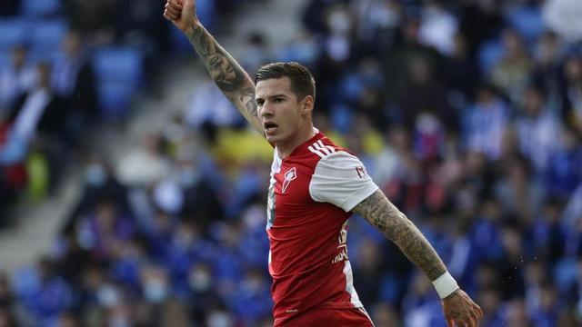 Santi Mina.