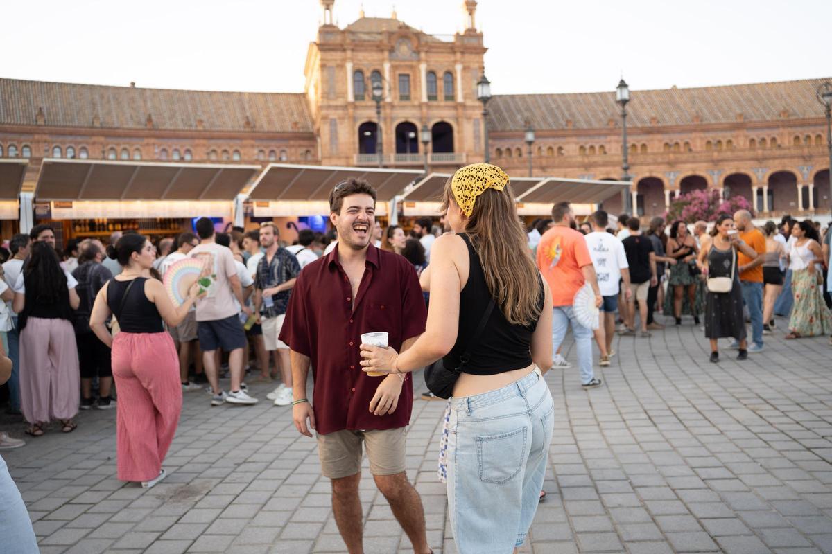 ¿Estuviste en el concierto de La Plazuela en Icónica Santalucía Sevilla Fest? ¡Búscate en nuestra fotogalería!