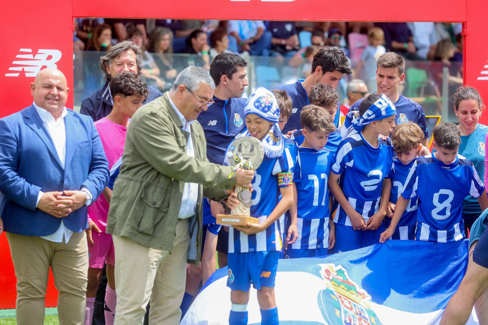 El Porto se lleva el primer título de Arousa Fútbol 7 a Portugal