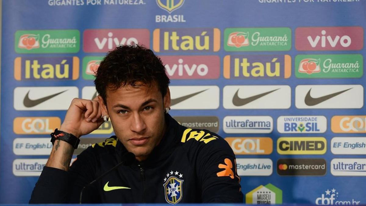 Neymar no vive su mejor momento con Brasil