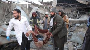 Almenys 400 morts en el bombardeig d’un hospital de Kabul
