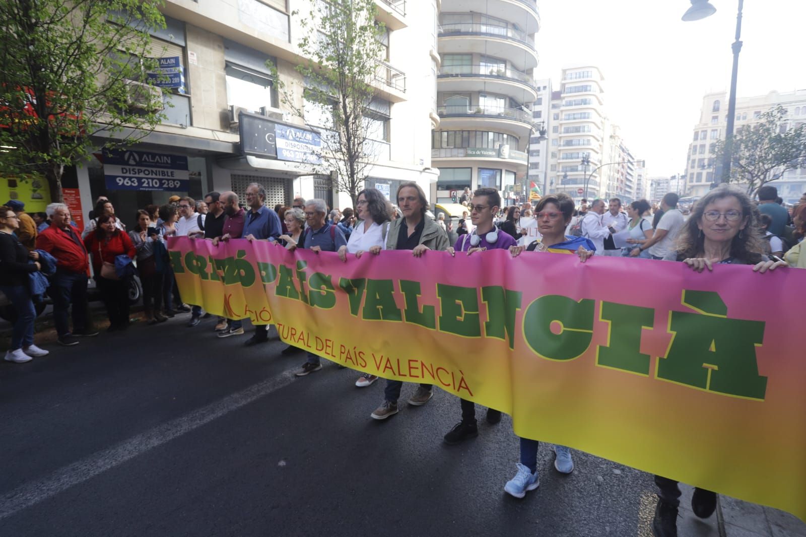 Manifestación en València para conmemorar la diada del 25 de abril