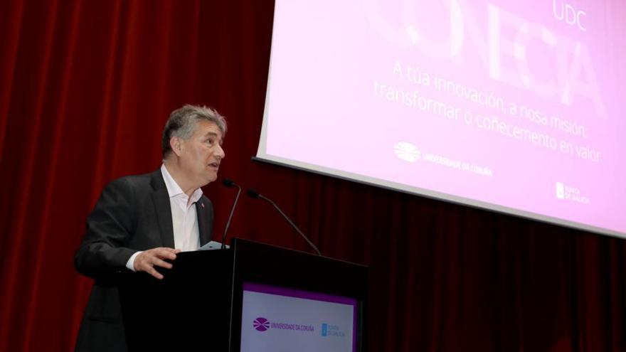 El rector Ricardo Cao presenta UDC Conecta.  | |  CASTELEIRO/ROLLER AGENCIA