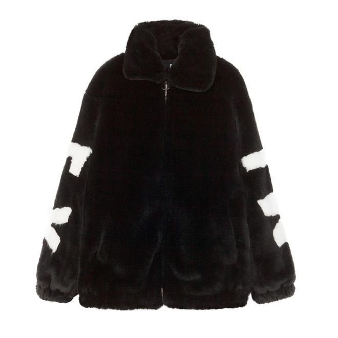 Colección Bershka loves Mickey Mouse: abrigo fluffy