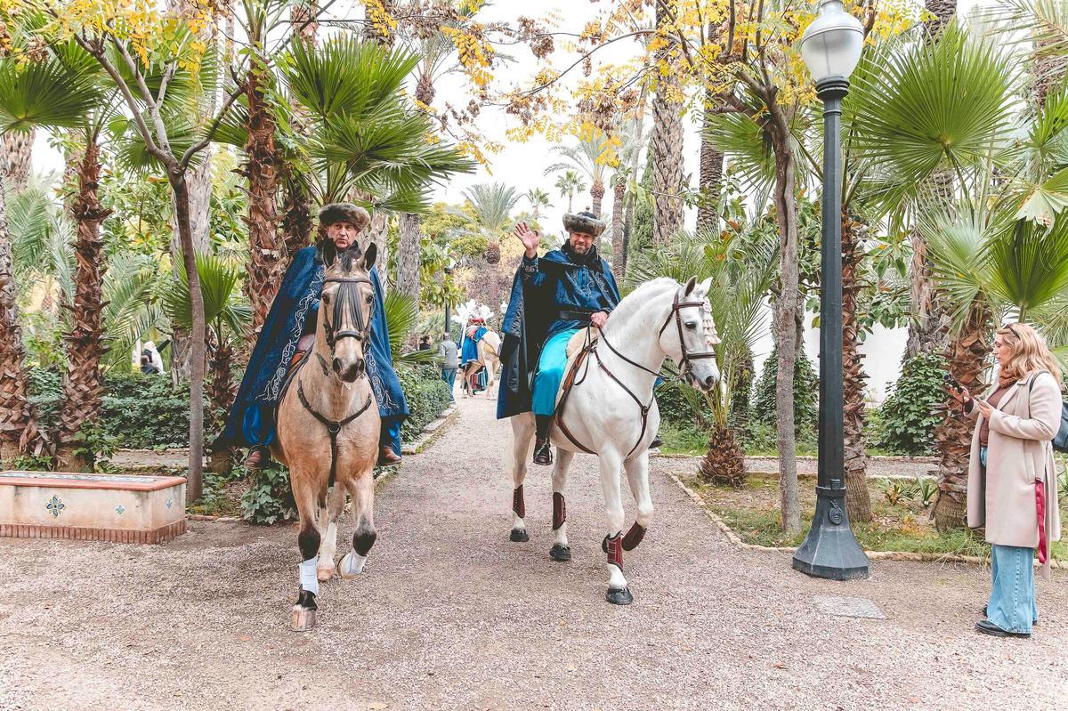 Los Reyes Magos llegan en dromedario a Elche