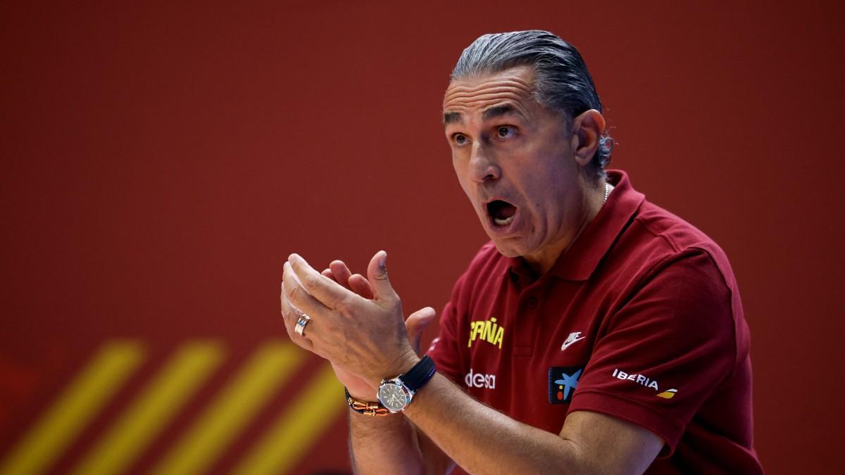 Scariolo en el partido entre España y Angola