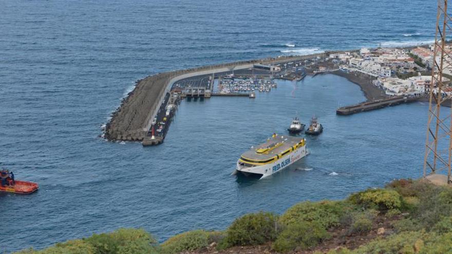 Los Remolcadores Logran Mover El Ferry De Fred Olsen Pero No Consiguen Desencallarlo La Provincia