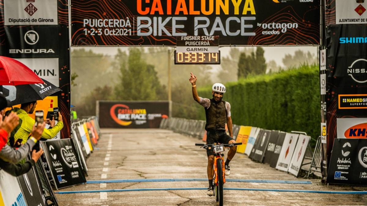 Ismael Ventura, vencedor de la Catalunya Bike Race masculina