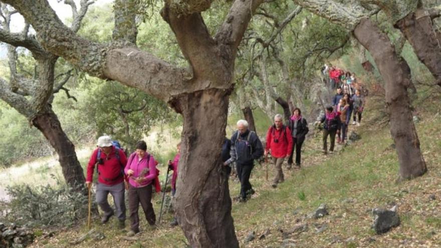 El club senderista de Trujillo programa once rutas para todo el año