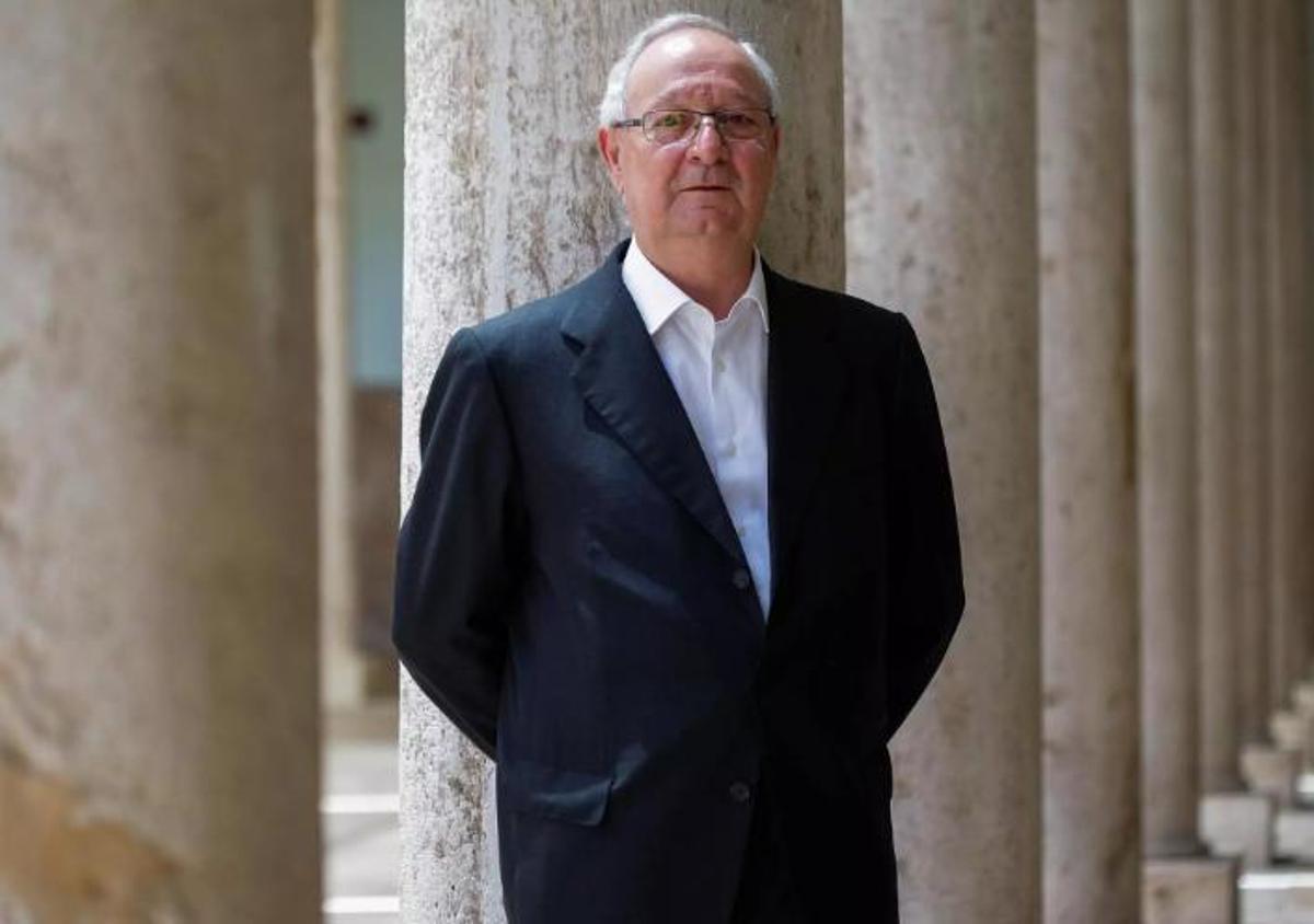 Ricard Pérez Casado en una fotografía tras una entrevista por el décimo aniversario de la Copa América de Vela