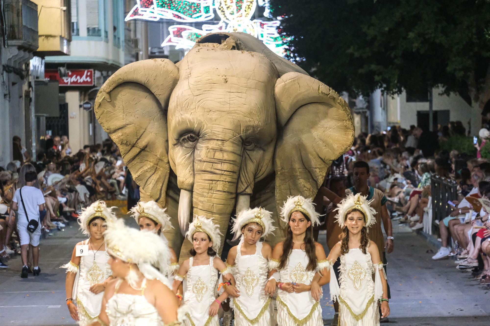 Así ha sido la Entrada Mora de las fiestas de Moros y Cristianos de Novelda