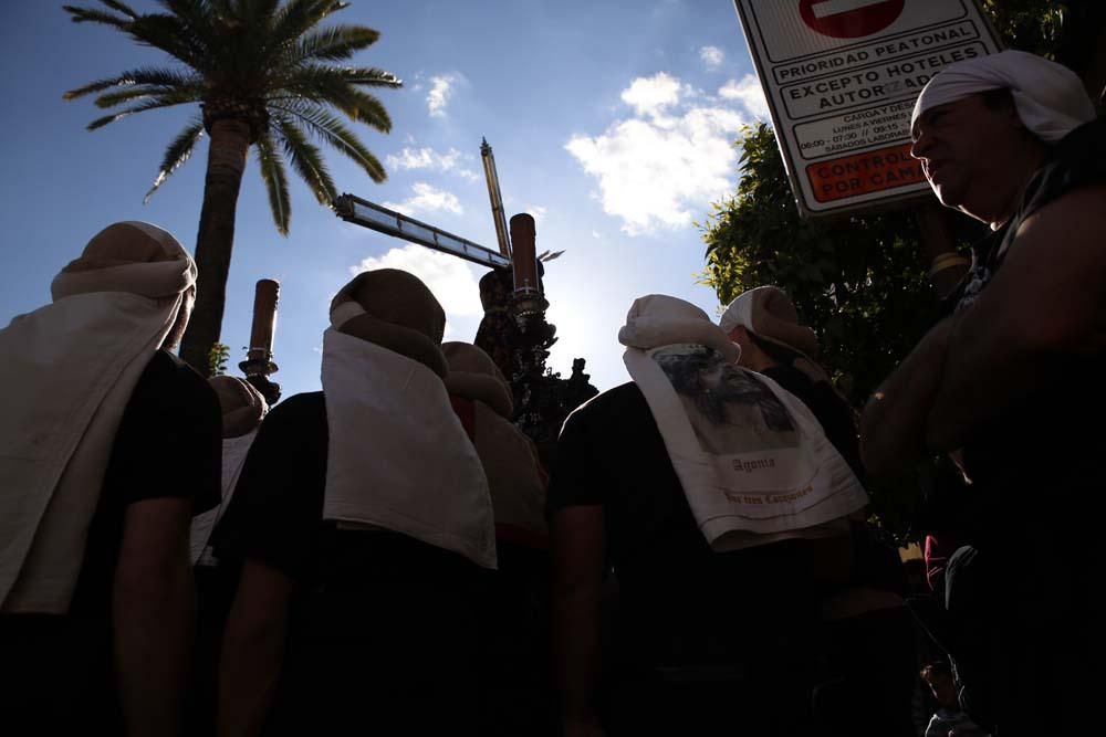 Desfile del Nazareno en su barrio