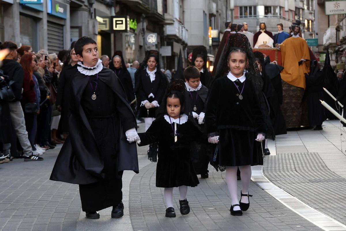 Las calles de Pontevedra vivieron un multitudinario Jueves Santo.