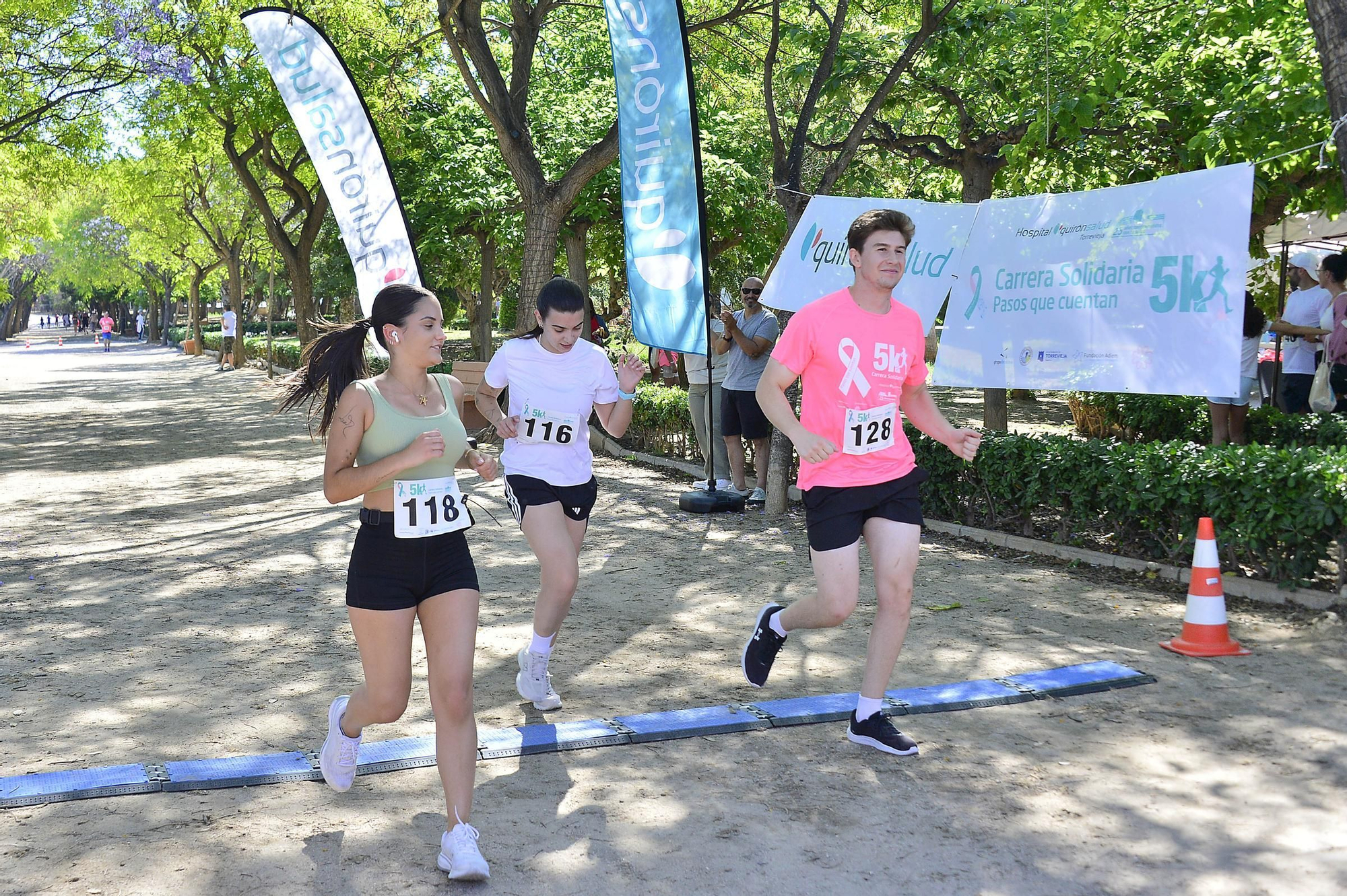 Carrera solidaria organizada por  QUIRÓNSALUD en beneficio de la asociación AFECÁNCER