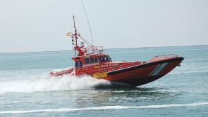 Rescatats tres tripulants d’un veler a la deriva a la costa de Tarragona