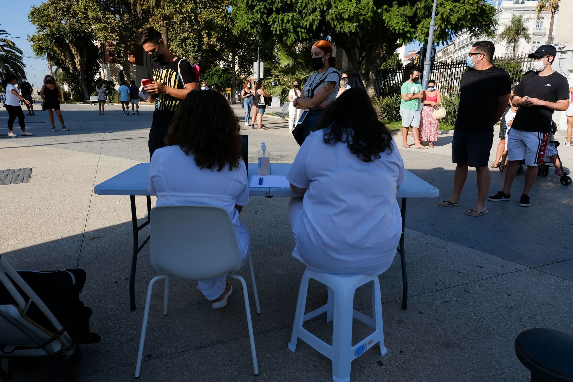 Vacunación sin cita en la plaza de la Marina