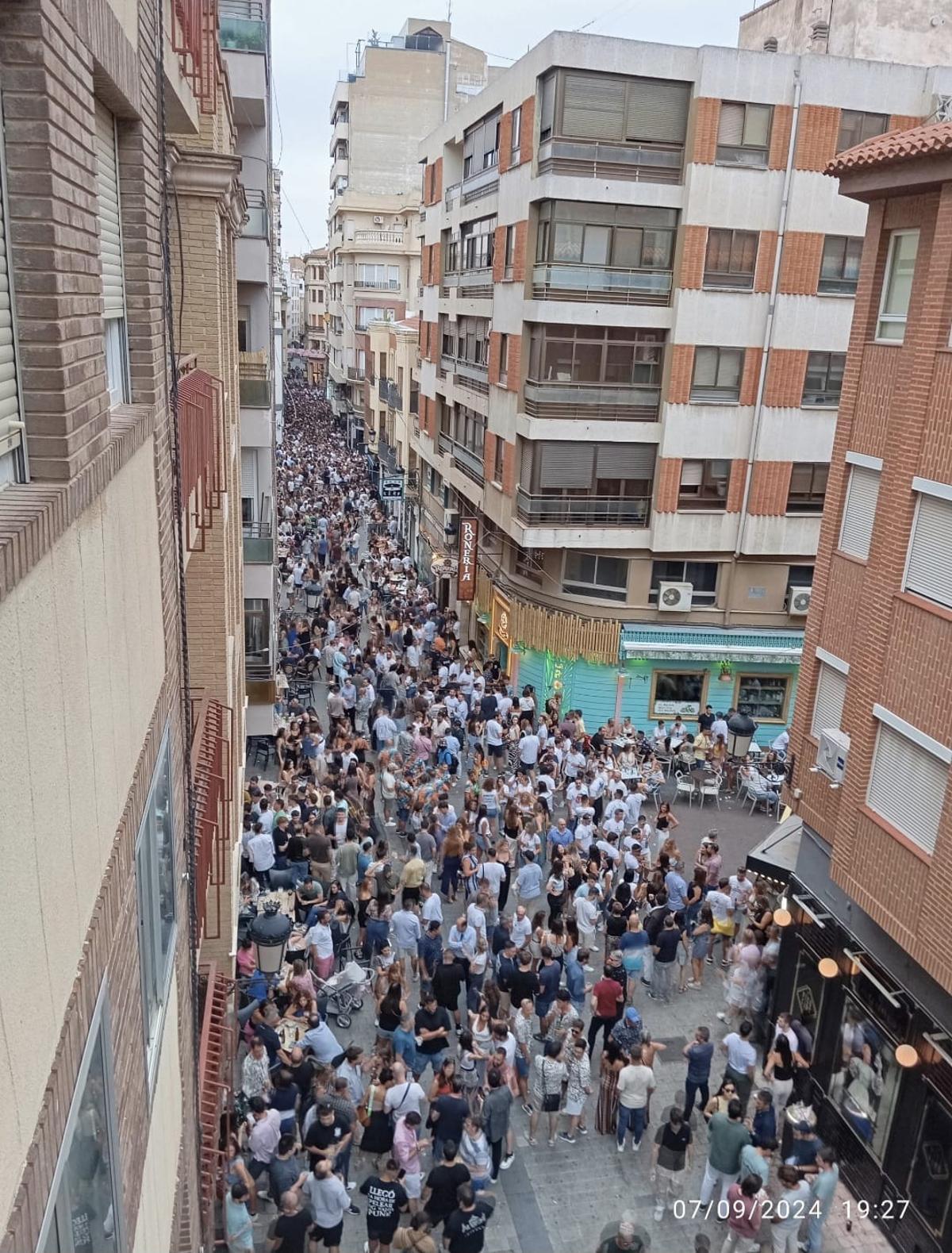 Una sesión de tardeo en la calle Concepción de ALbacete en 2024