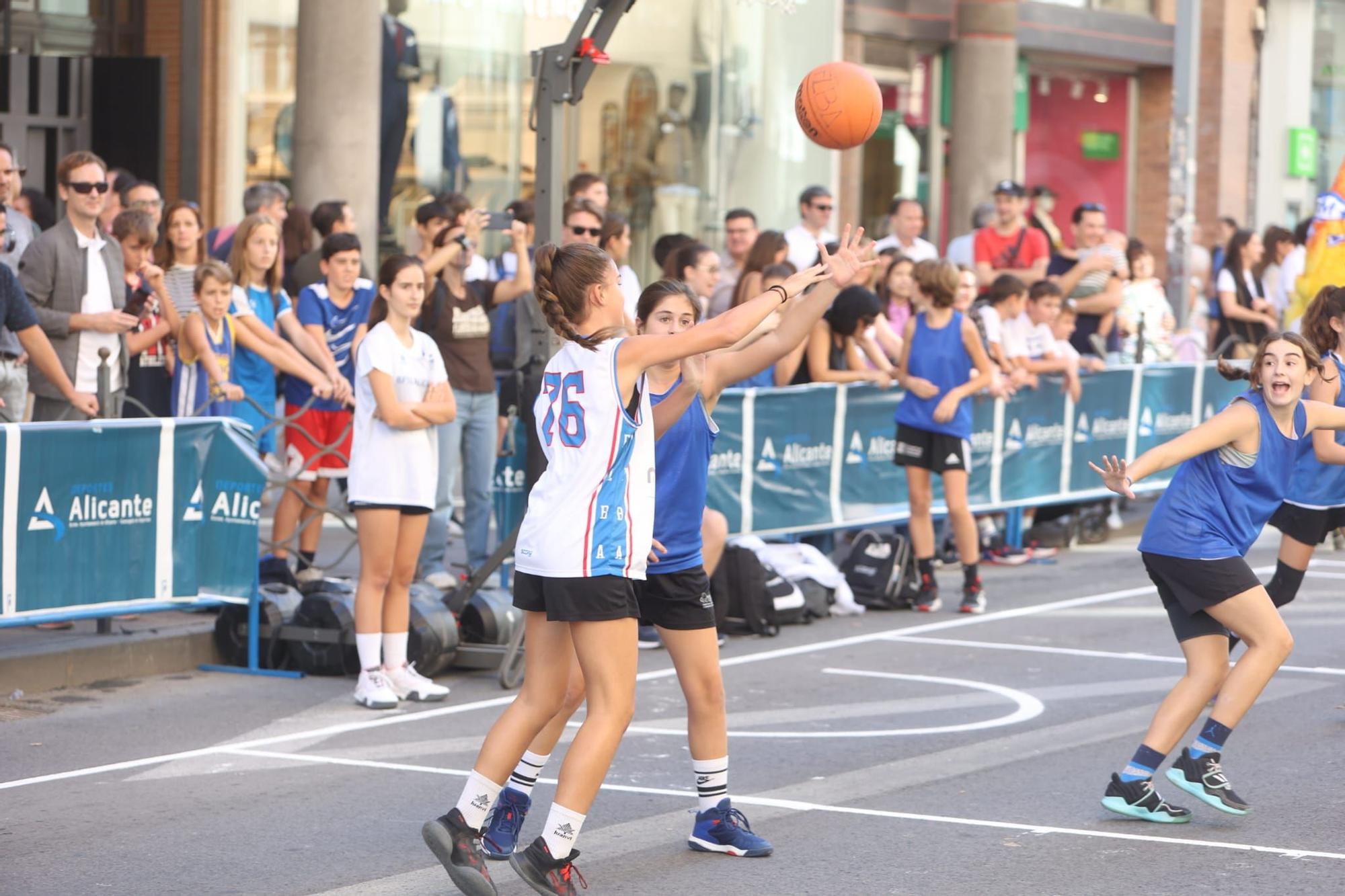 Evento del Torneo de Baloncesto en la avenida Maisonnave