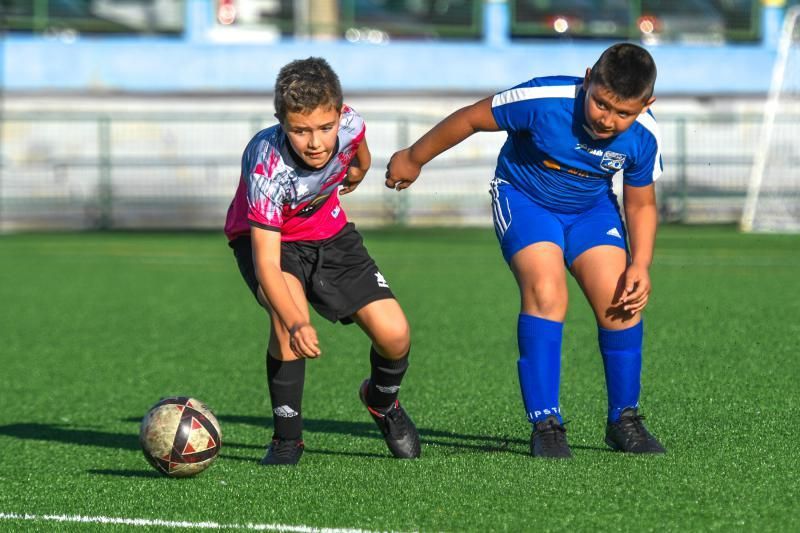 25-01-20  DEPORTES. CAMPOS DE FUTBOL DE LA ZONA DEPORTIVA DEL PARQUE SUR EN  MASPALOMAS. MASPALOMAS. SAN BARTOLOME DE TIRAJANA.  San Fernando de Maspalomas - Gariteño (Benjamines).  Fotos: Juan Castro.  | 25/01/2020 | Fotógrafo: Juan Carlos Castro