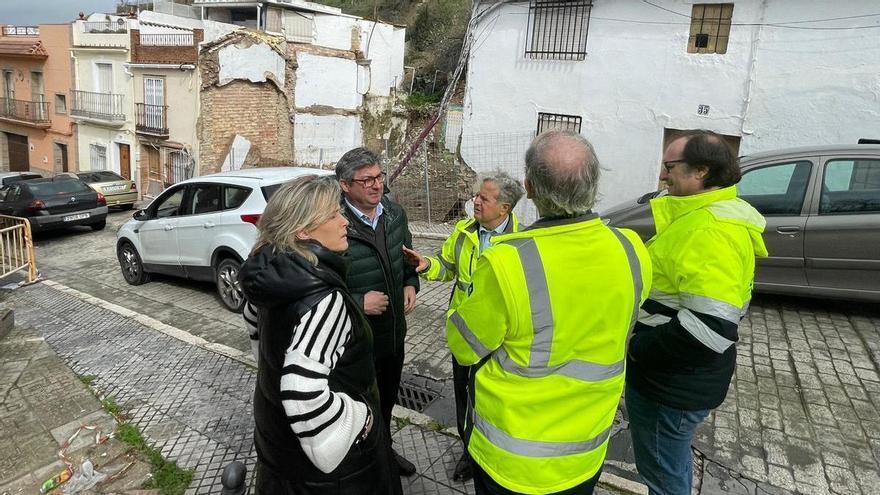 La Diputación de Córdoba intervendrá de urgencia en el cerro de Los Poetas de Puente Genil, que tiene desalojados a 21 vecinos por el temporal