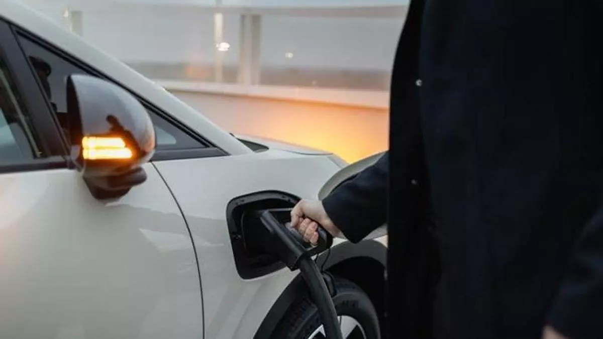 1 de cada 3 turismos vendidos en septiembre ya es electrificado