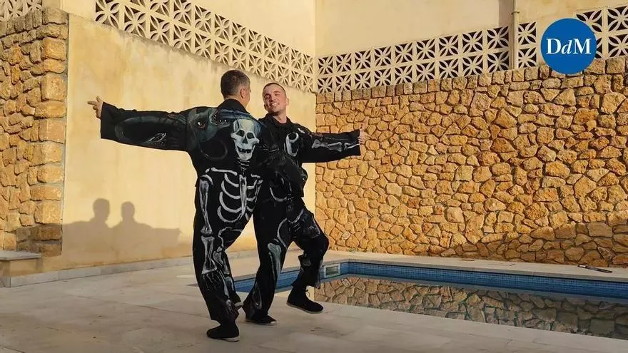 VÍDEOS | Los dimonis bailan en la casa del alcalde de Artà, Manolo Galán