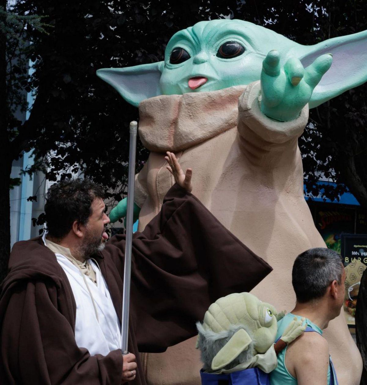 La figura de Baby Yoda, una de las protagonistas durante el desfile. | JUAN PLAZA