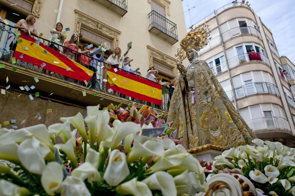 El Cristo Resucitado y de la Virgen de la Asunción inundan la ciudad de alegría y color