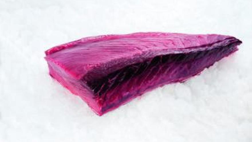 Una pieza de tarantelo de atún rojo salvaje de almadraba fresco. | Cedida