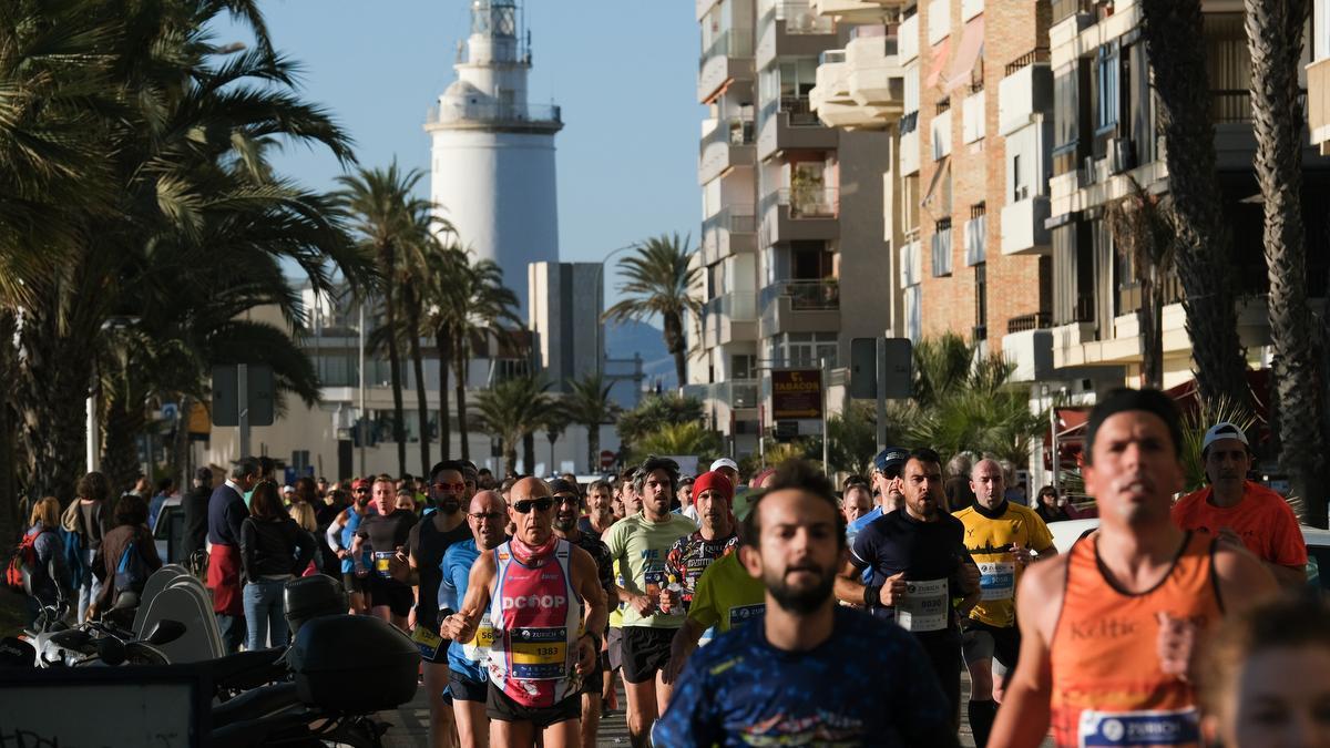 Las imágenes de la Zurich Maratón de Málaga