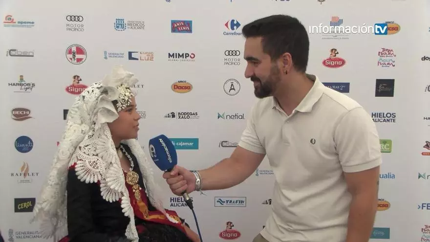 Inés Clavel bellea infantil visita el Racó de Información TV