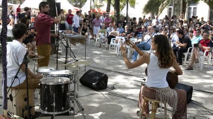 La VI Mostra Arrelats reúne a Luar Na Lubre, Botifarra y Pau Chàfer