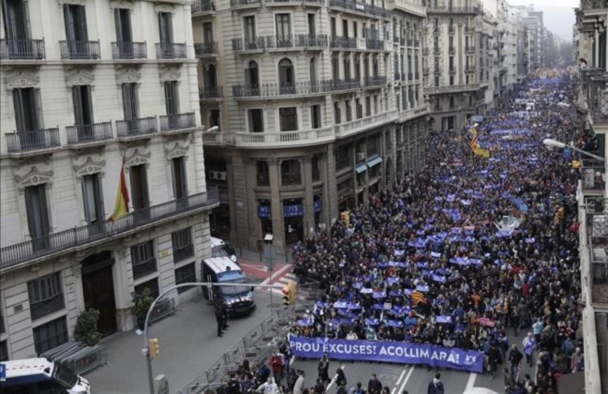 La manifestación a favor de la acogida de refugiados, por Via Laietana, el sábado. 