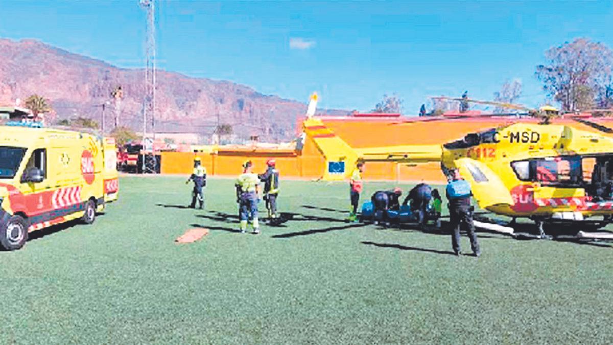 Asistencia del helicóptero del Servicio de Urgencias Canario.