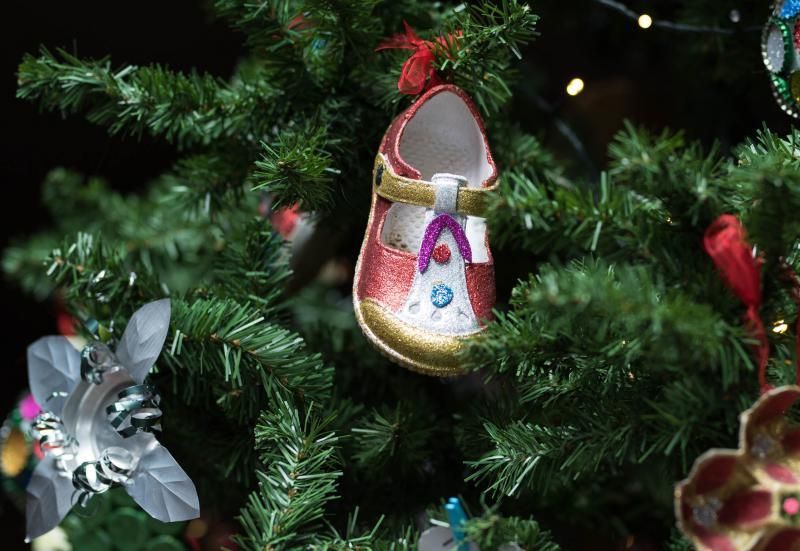 Árbol con objetos reciclados en Presidencia