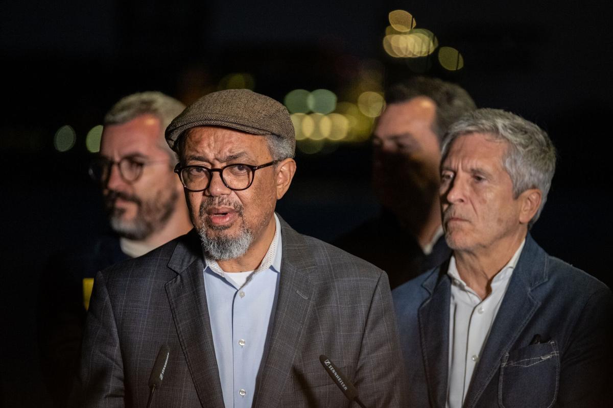 Los ministros de Sanidad, Interior y Política Territorial en el puerto de Granadilla
