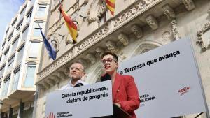 La concejala de ERC, Ona Martínez, en rueda de prensa durante la salida del Gobierno de Terrassa