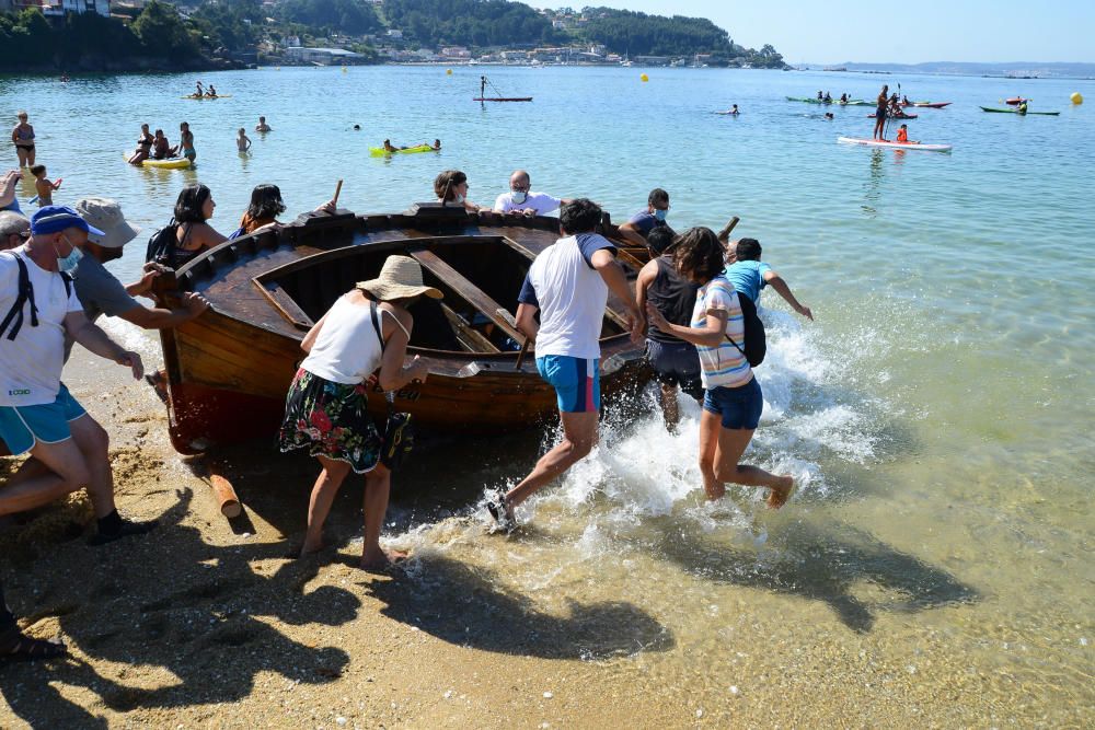 El bote polbeiro 'Vila de Bueu' vuelve a sucar las aguas después de su puesta a punto