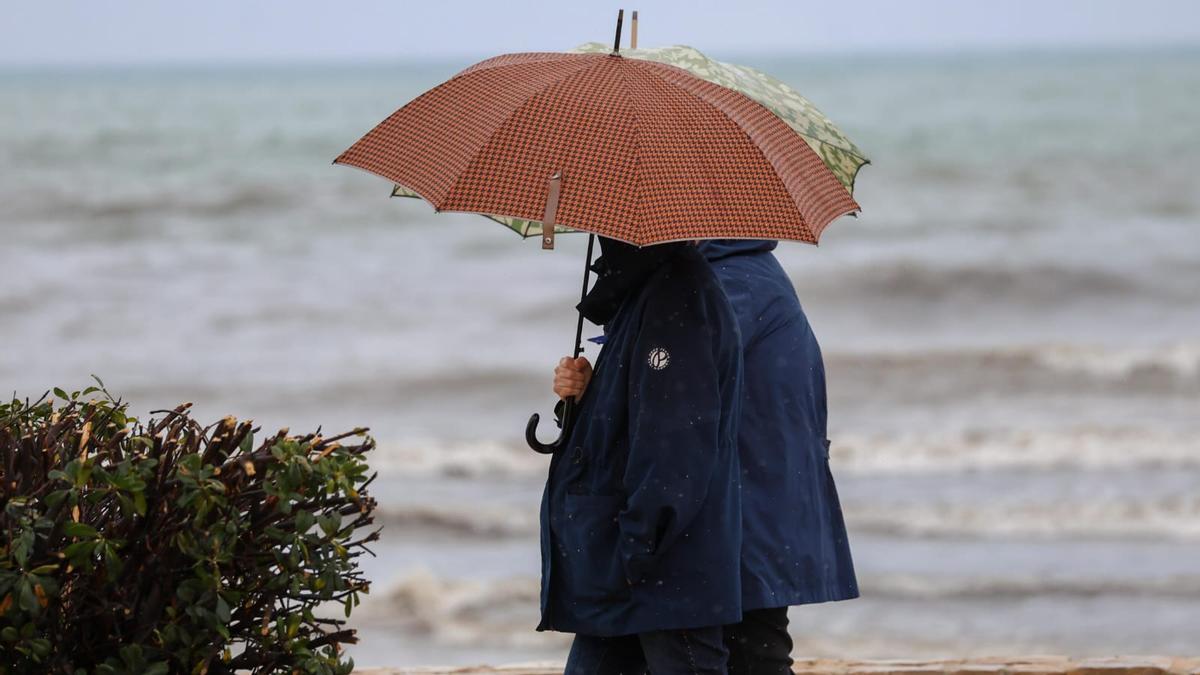 El tiempo en Valencia: lluvia y otro incómodo invitado para hoy.